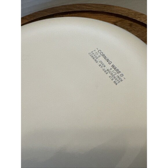 Vtg. Corning Ware, 6.5" Skillet, and Lid, 6.5" W x 10.25" w/Handle - Picture 10 of 11